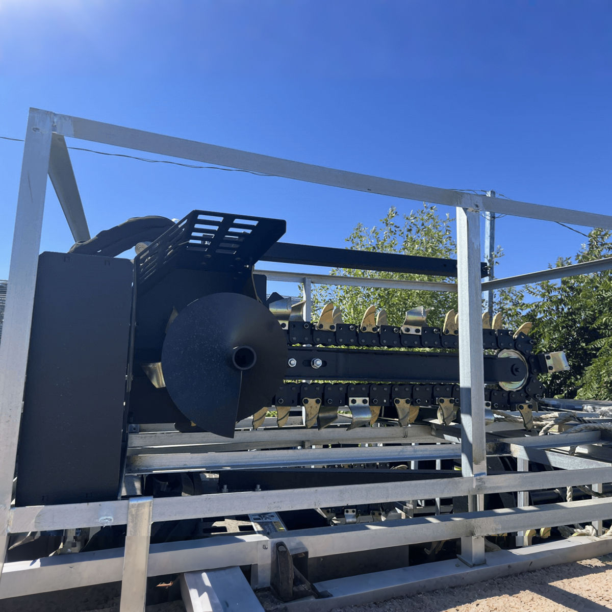 Zanjadora Greatbear de 40" para minicargadora