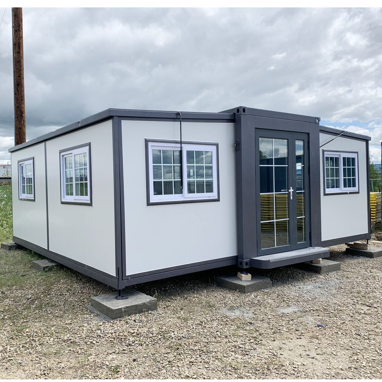 Bastone Mobile Expandable Prefab House 19ft x 20ft